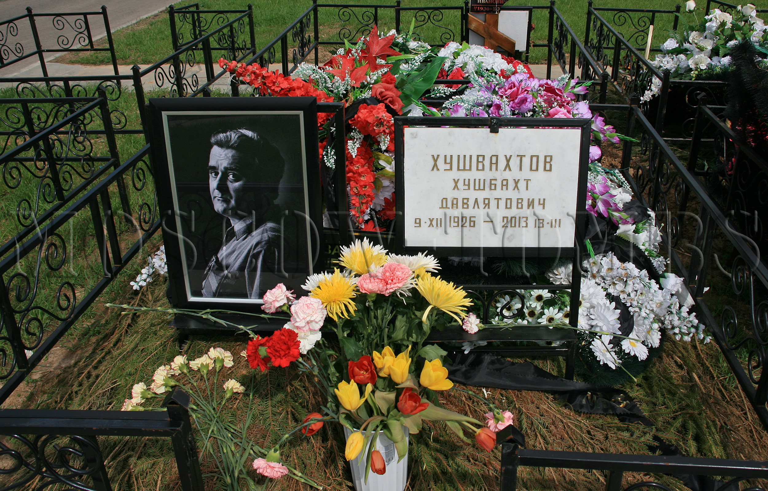 Памятник Андрею Панину на Троекуровском кладбище