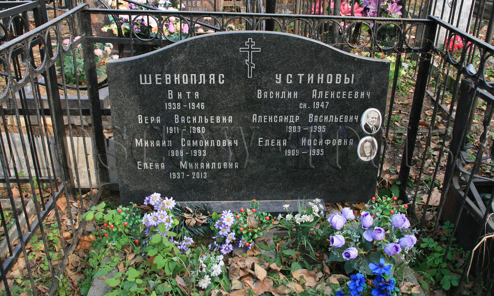 могила игоря талькова на ваганьковском кладбище фото